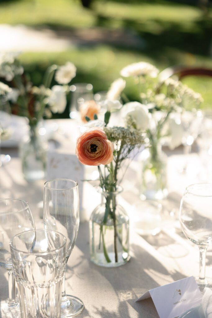 wildflower wedding floral inspiration