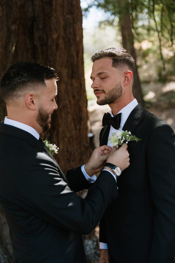 groom & groom pin boutonnieres 